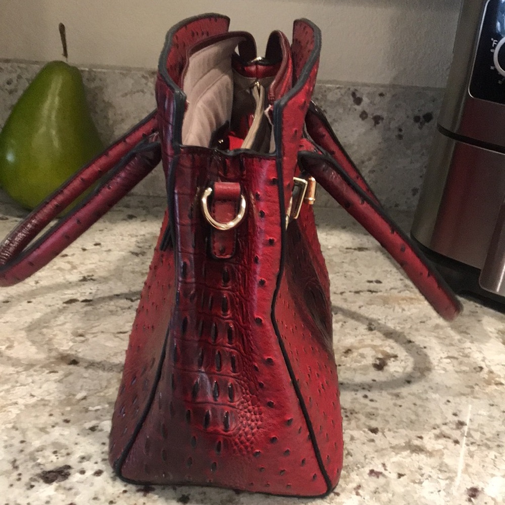Red Structured Tote Handbag with Gold Hardware - Picture 3 of 10